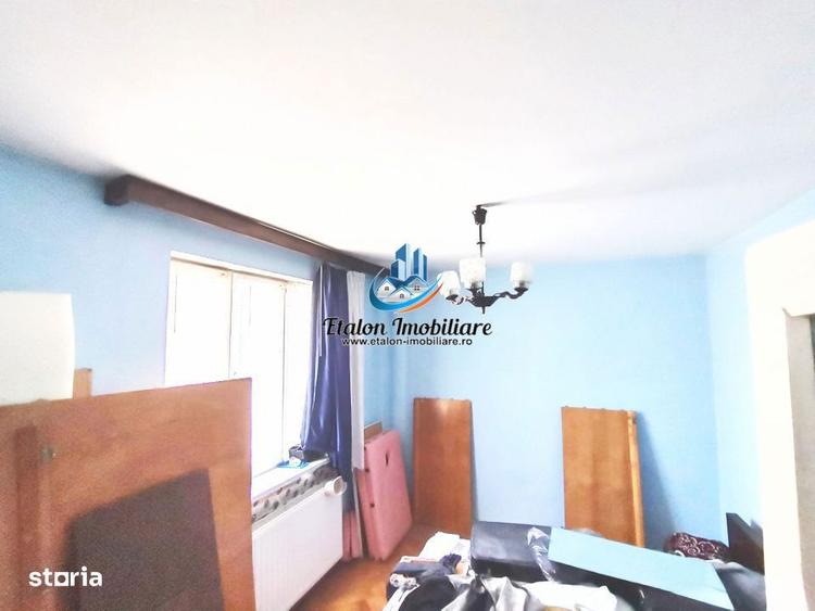Apartament cu 3 camere semidecomandat în Vest