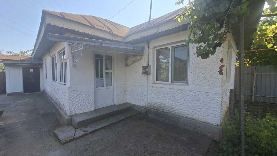 Casă cu 3 camere în Florești