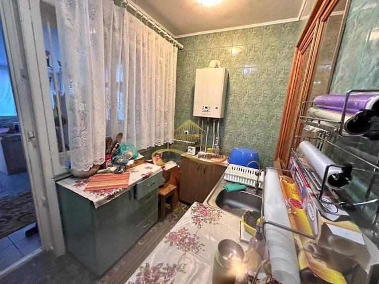 Casă individuală cu 5 camere cu Canalizare în Ultracentral