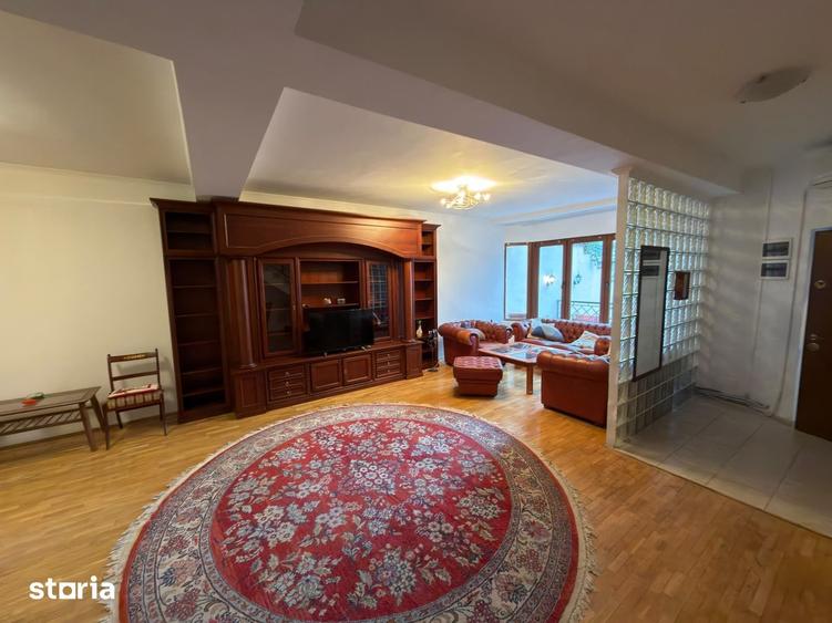 Casă cu 5 camere cu Teren 280 Mp în 1 Mai