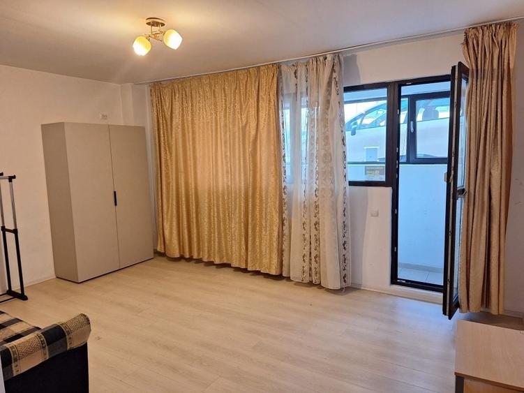 Apartament cu 2 camere decomandat în Roșu