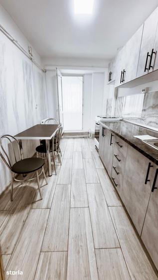Apartament cu 2 camere decomandat în Micro 20