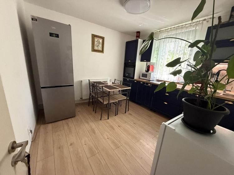 Casă individuală cu 3 camere cu Canalizare în Bujoreni
