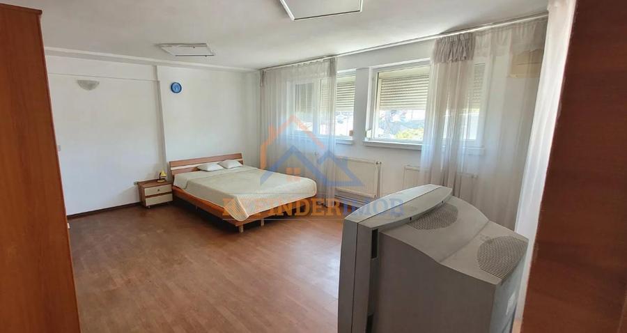 Casă individuală cu 10 camere cu Teren 203 Mp în Rahova