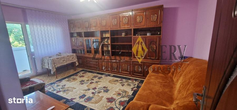 Apartament cu 3 camere decomandat în Vest