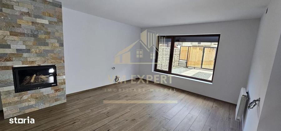 Casă cu 4 camere în Rucăr