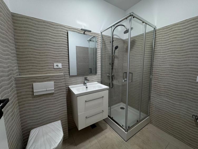 Casă individuală cu 5 camere cu Canalizare în Vișani