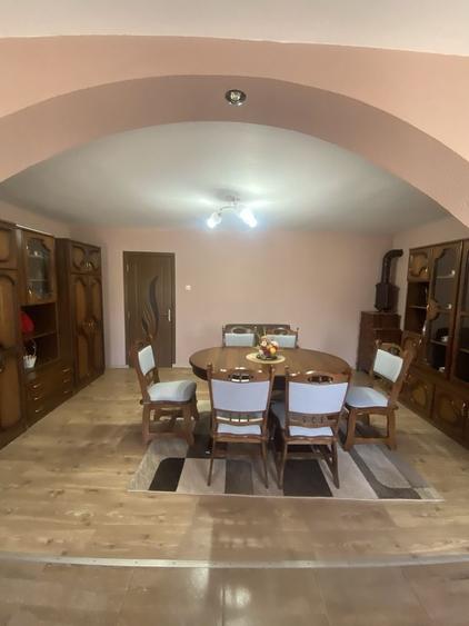 Casă cu 3 camere în Colțirea