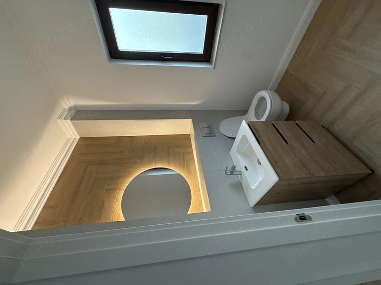 Casă cu 7 camere cu Teren 320 Mp în Central