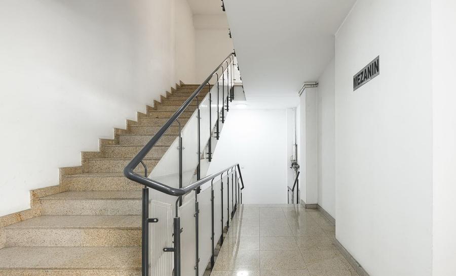 Apartament cu 3 camere decomandat în Victoriei
