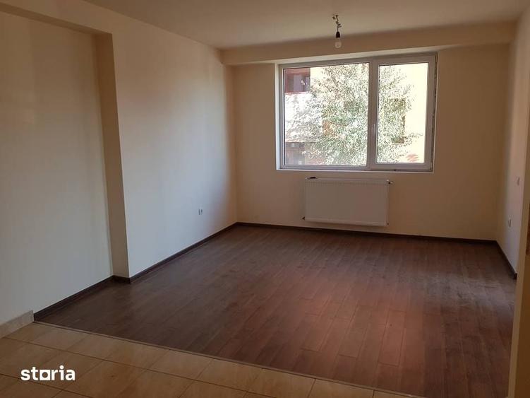 Apartament cu 3 camere în Decebal