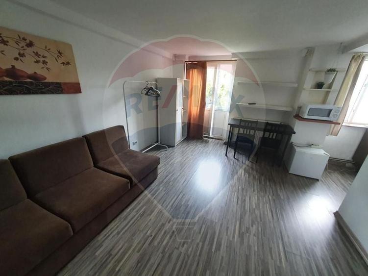 Apartament cu 4 camere decomandat în Ultracentral