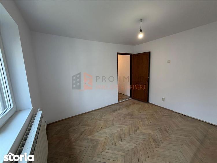 Apartament 3 camere cf 2 decomandat Zona Micro 14 - 10