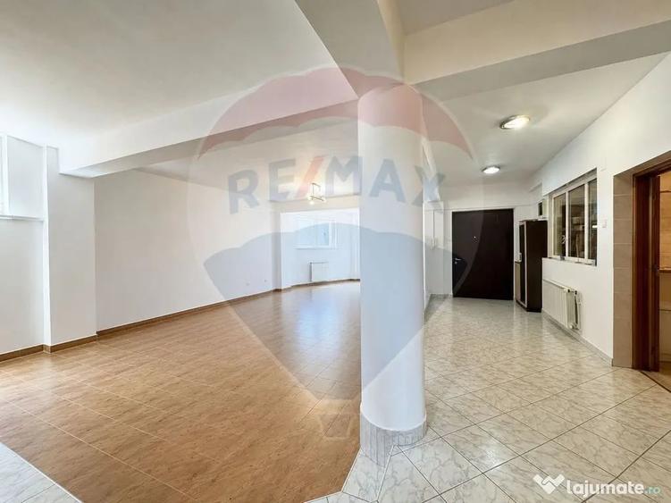 Casă cu 6 camere cu Teren 180 Mp în Giulești