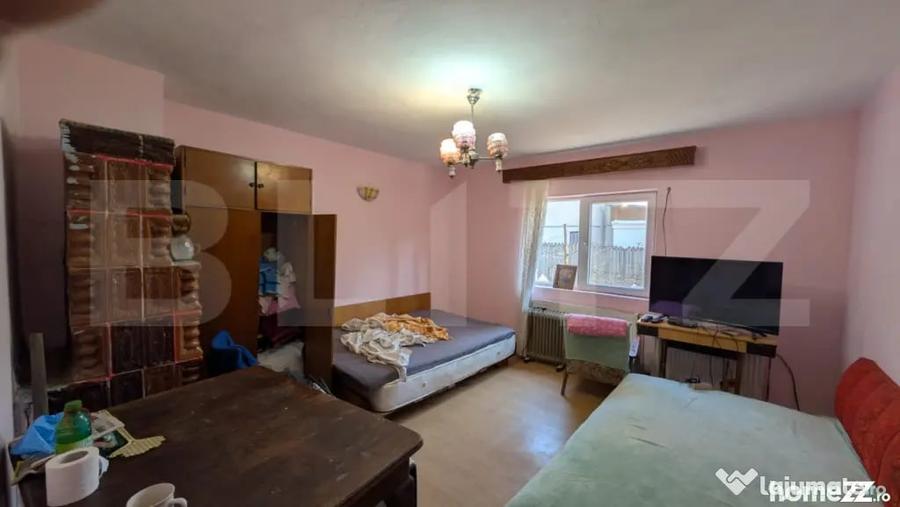 Casă cu 7 camere cu Teren 1656 Mp în Central