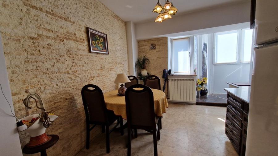 Apartament cu 3 camere decomandat, mobilat în Alba Iulia