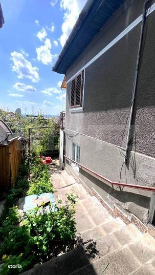 Casă cu 4 camere în Aronești