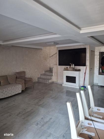 Casă cu 4 camere în Giulești