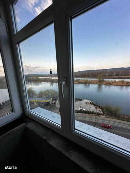 Apartament cu 3 camere în Tudor Vladimirescu