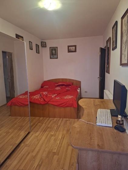 Apartament cu 4 camere decomandat, mobilat în Libertății