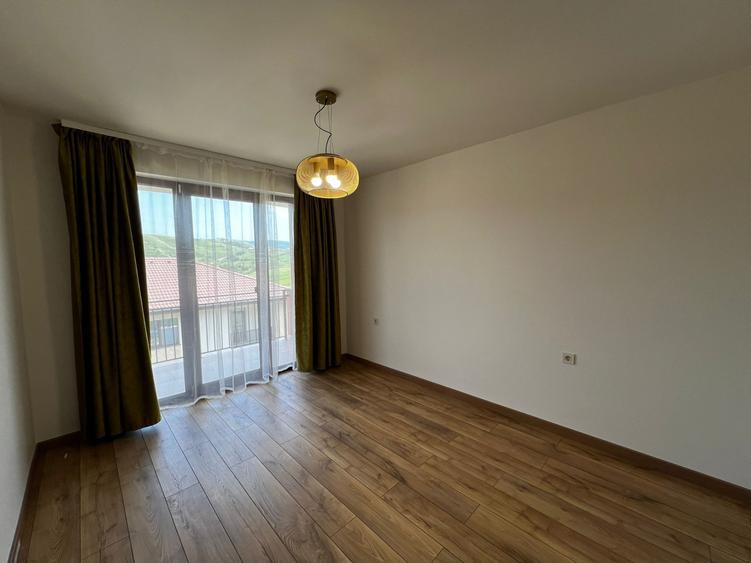 Duplex cu 4 camere cu Canalizare în Florești
