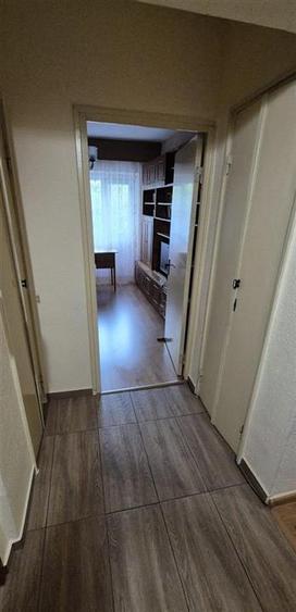 Apartament cu 3 camere decomandat, mobilat în Podul de Fier