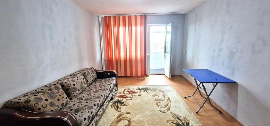 Apartament cu 2 camere decomandat în Casa de Cultură