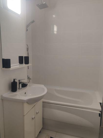 Apartament cu 2 camere semidecomandat în Micro 9