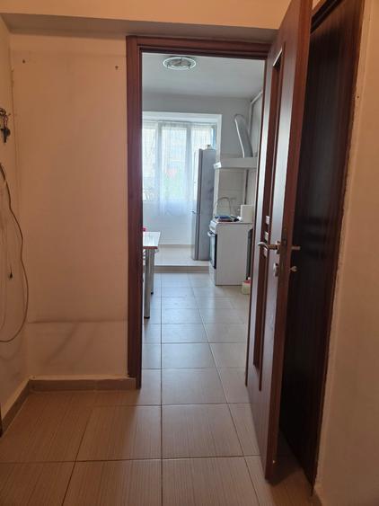 Apartament cu 2 camere semidecomandat, mobilat în Berceni — fotografia 2