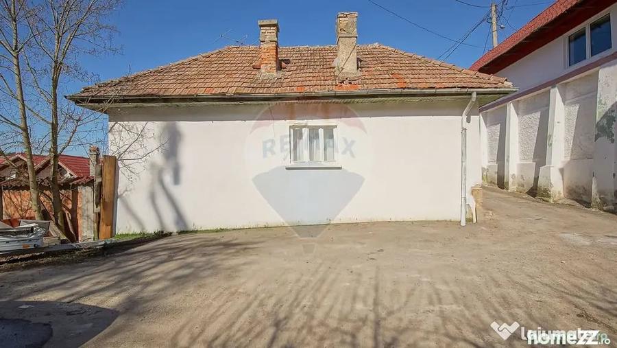 Casă cu 2 camere cu Teren 230 Mp în Centrul Istoric