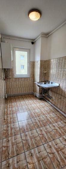Apartament cu 2 camere in Centrul Civic, etaj 3/4, balcon,SC 38,9 mp, zona verde - 15