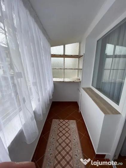 Apartament cu 2 camere semidecomandat în Micro 38