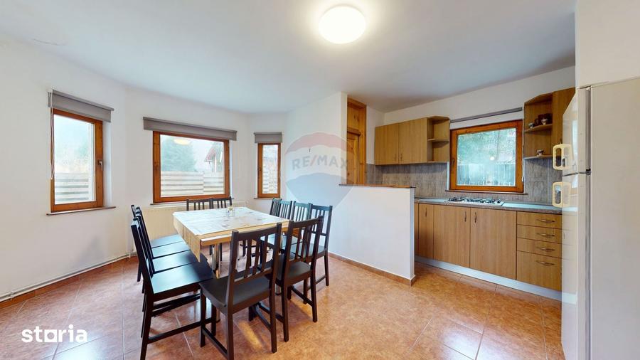 Casă cu 7 camere cu Teren 986 Mp în Plaiul Foii