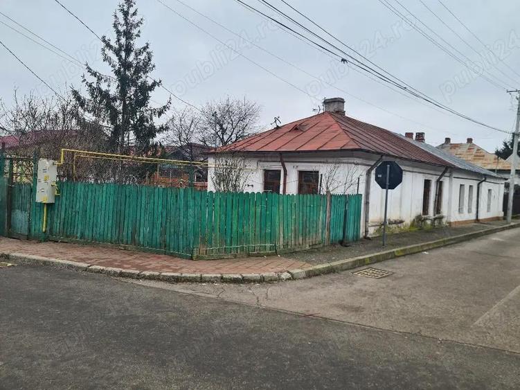 Casa de vanzare in Ia?i 143 mp utili Va propunem spre vanzare o casa spa?ioasa ?i luminoasa, situa - 4
