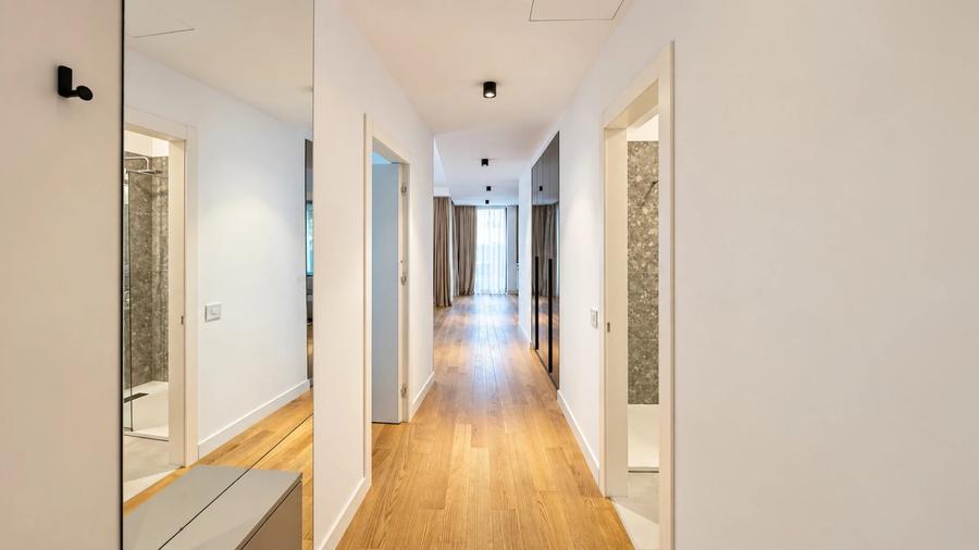 Apartament cu 3 camere în Iancu Nicolae