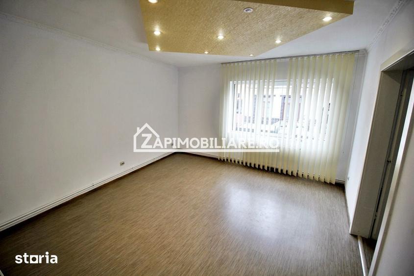 Spațiu comercial, de 100 mp, în Central