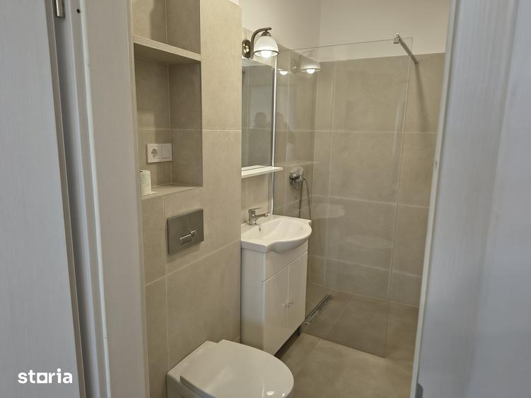 Apartament cu 3 camere decomandat în Cetate