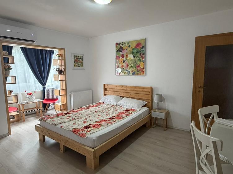 Apartament cu 2 camere semidecomandat în Craiter