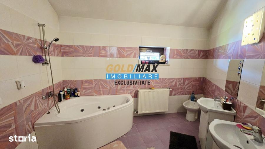 Casă cu 5 camere cu Teren 338 Mp în Găvana
