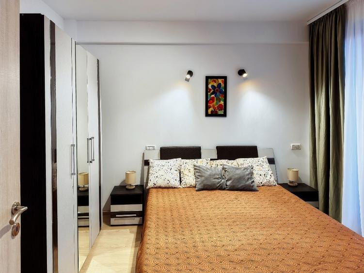 Apartament cu 2 camere semidecomandat, mobilat în Păcii