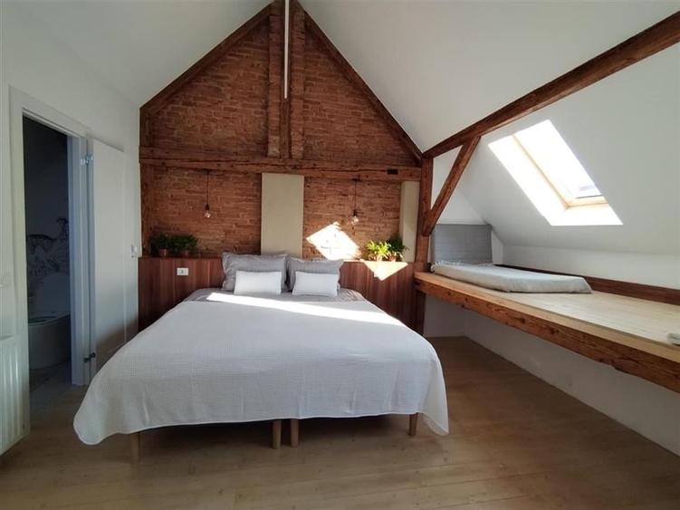 Apartament cu 2 camere semidecomandat, mobilat în Centrul Istoric
