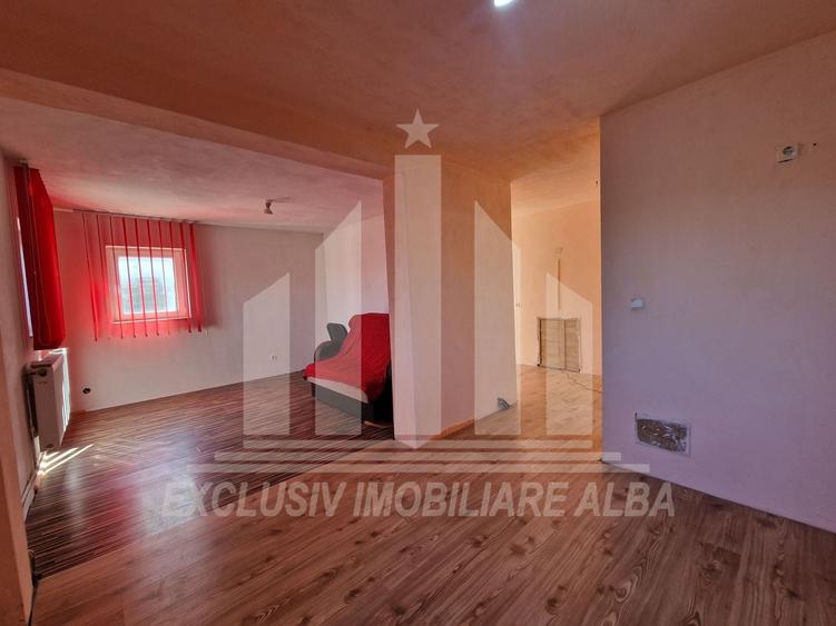 Casă individuală cu 3 camere cu Canalizare în Sud
