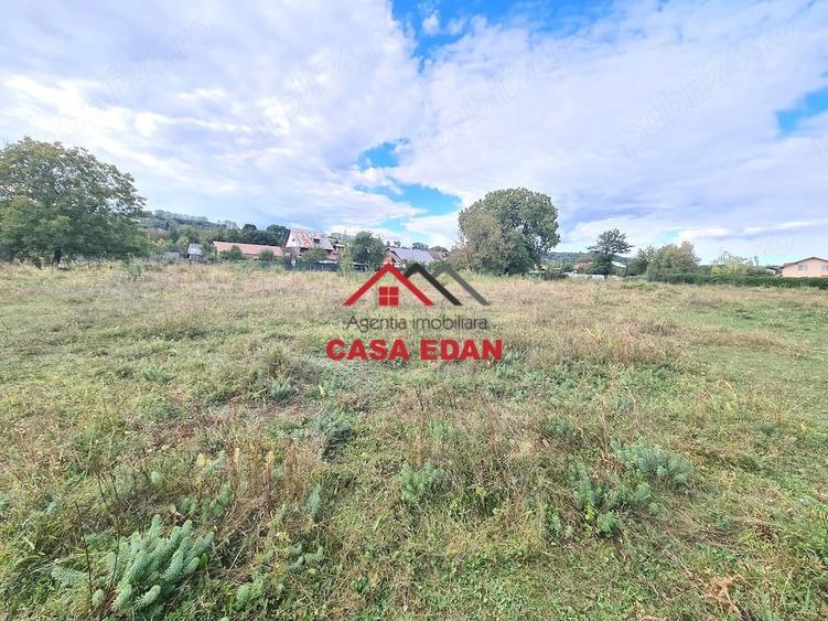 Teren de 3750 mp, în Central