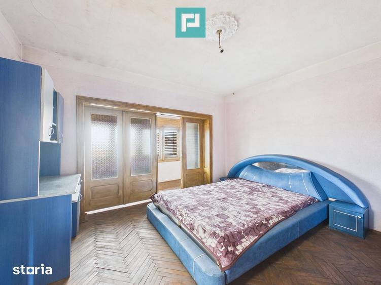 Casă cu 4 camere cu Teren 1368 Mp în Central