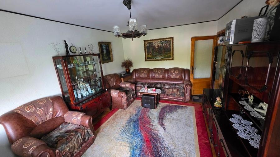 Apartament cu 3 camere decomandat, mobilat în Central