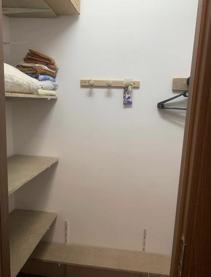 Apartament cu 2 camere semidecomandat în Jiului