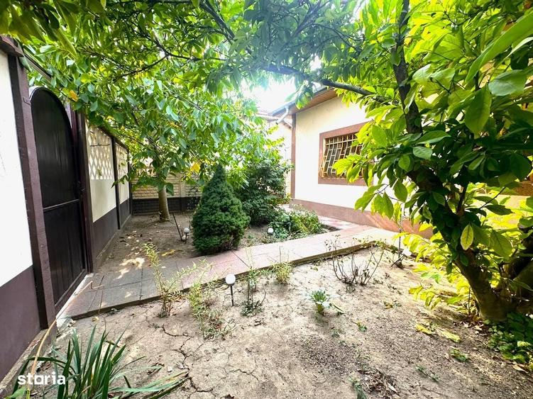 Casă cu 4 camere cu Teren 450 Mp în Central
