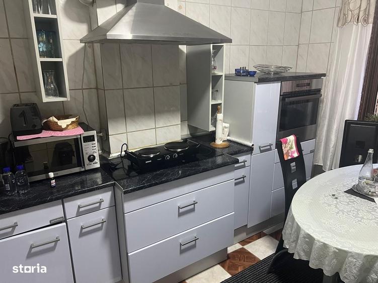 Casă cu 4 camere în Central