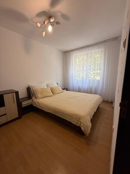 Apartament cu 2 camere semidecomandat, mobilat în Central
