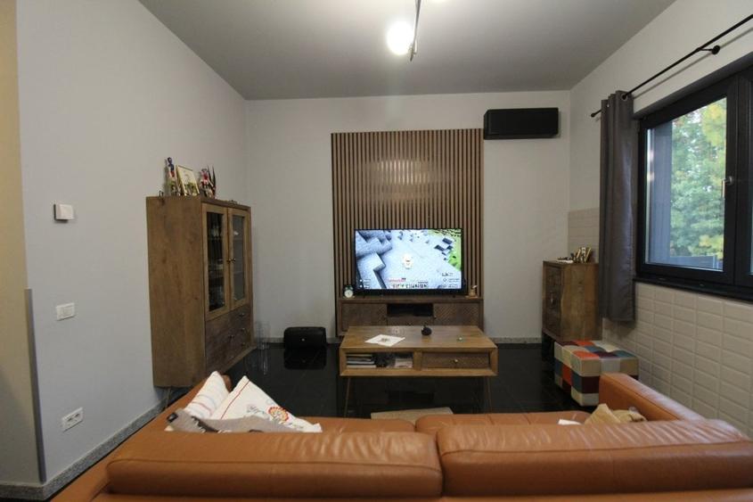 Casă cu 5 camere cu Teren 600 Mp în Corbeanca